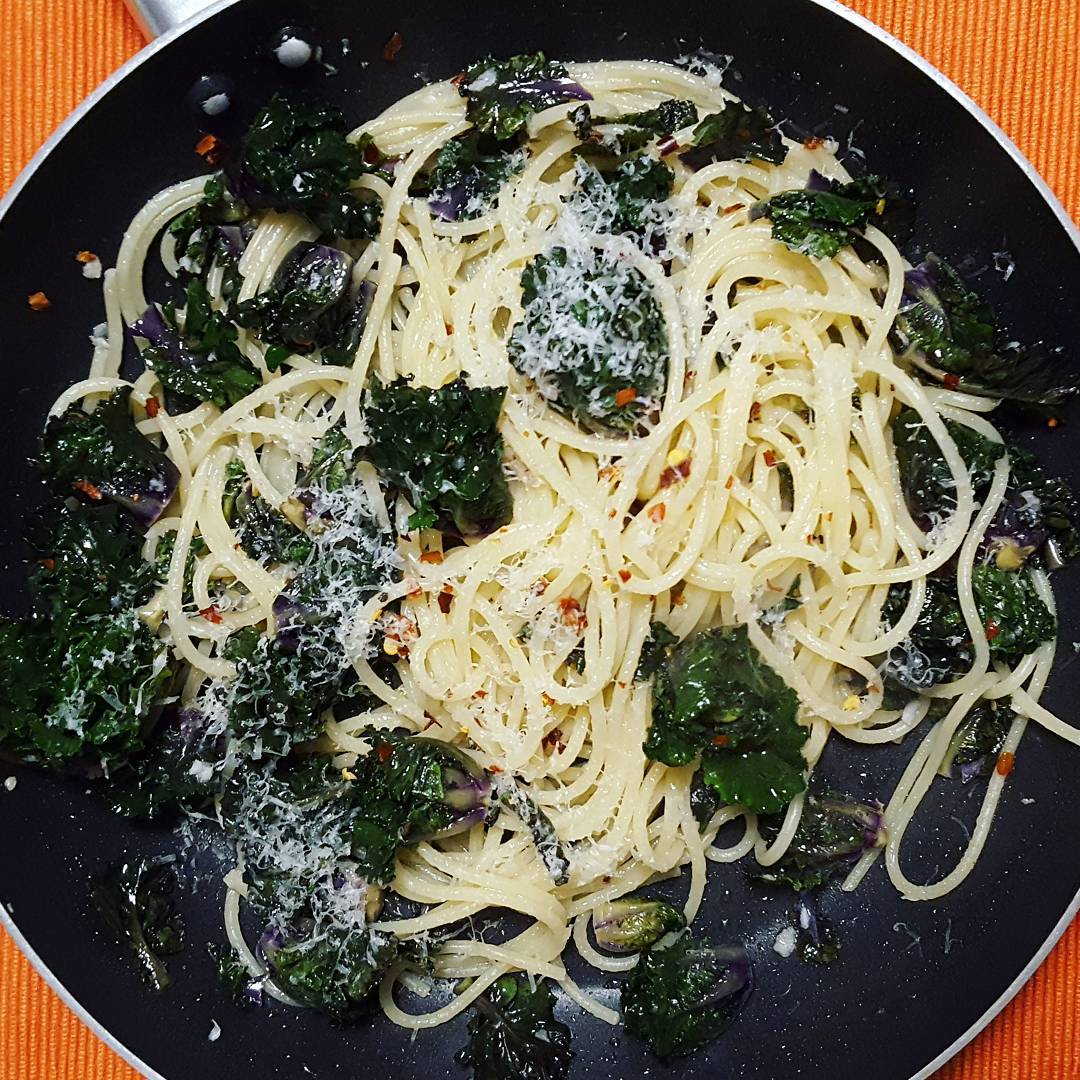 Garlic Kale Pasta with Chilli Flakes