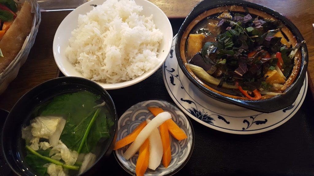 Cơm đậu om cà tím | Spicy tofu & - Vegetarian Food in London; aubergine braised in claypot