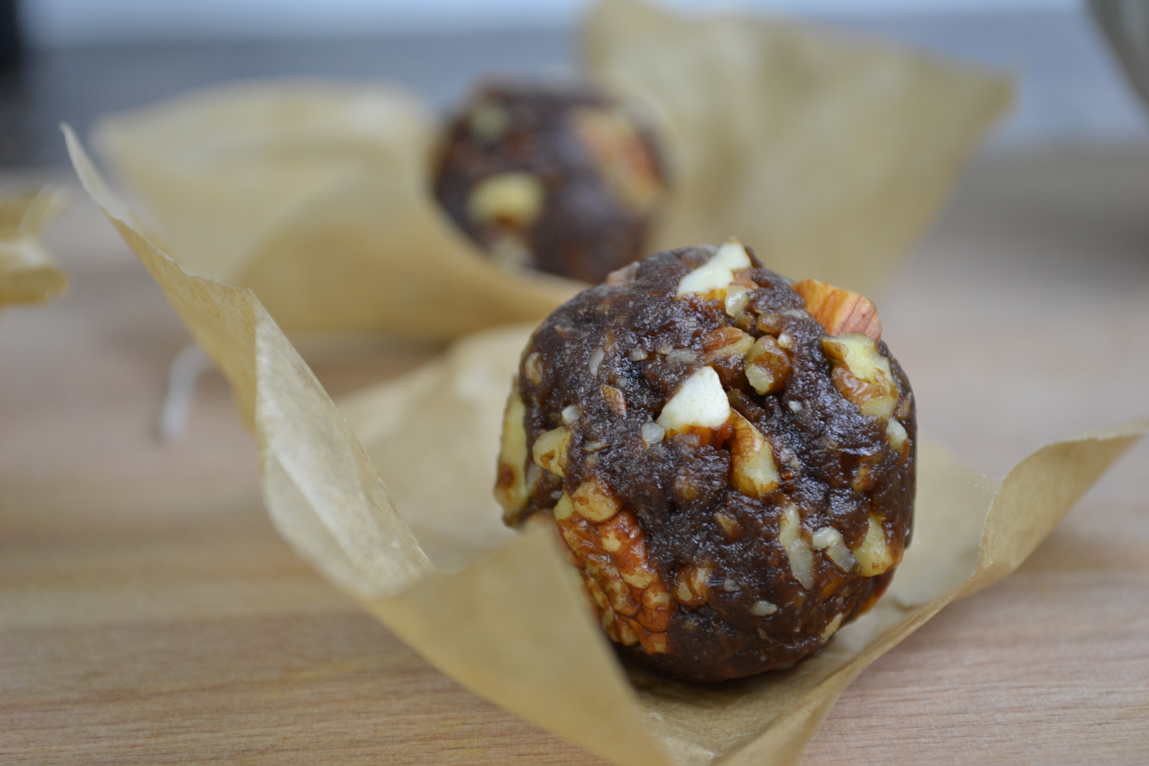 Crunchy Date and Nut Energy Balls
