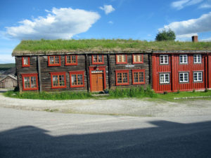 traditional-wooden-housing-roros-norway Traditional wooden housing in Røros, Central Norway