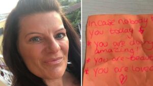 Woman receives note from stranger while out on her daily walk that ‘makes her day’