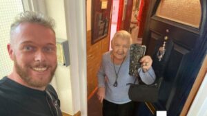 Man goes viral after spending 24 hours reuniting 93-year-old disabled woman with her purse