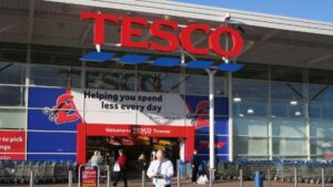 Tesco becomes first UK supermarket to ban wet wipes containing plastic