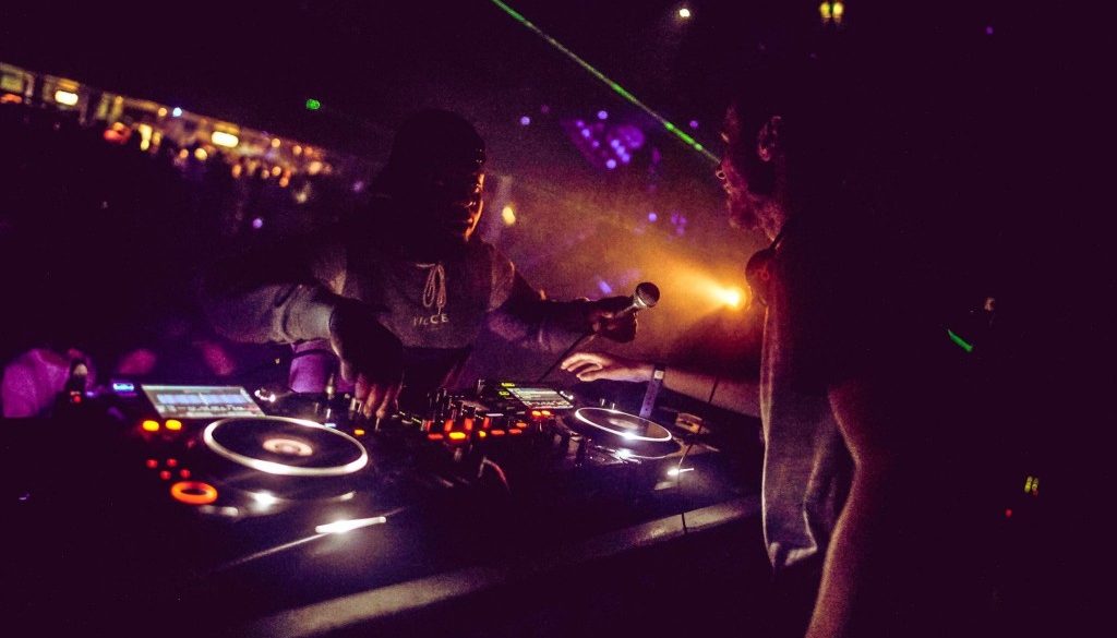 Snaps : Nightlife