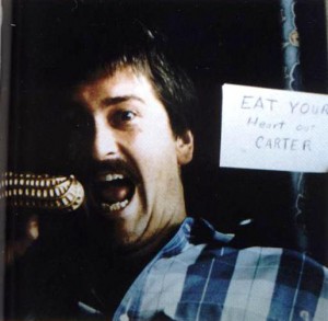 David Swetnam Holds a Peanut Bead from Sipan in a London Hotel Room (Photo from US Customs via Kirkpatrick 1992) David Swetnam Holds a Peanut Bead from Sipan in a London Hotel Room (Photo from US Customs via Kirkpatrick 1992)