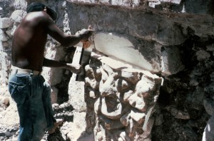 Removal of a stucco mask from the Placeres facade with a hand saw (photograph taken in the late 1960s). 44