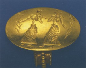 Recovered gold ring (photo: Anemon) Aidonia 4 Anemon
