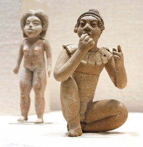 Two Xochipala-style figurines now in the MET museum via Wikipedia Two_Xochipala_figurines_(Met_by_Ched)_