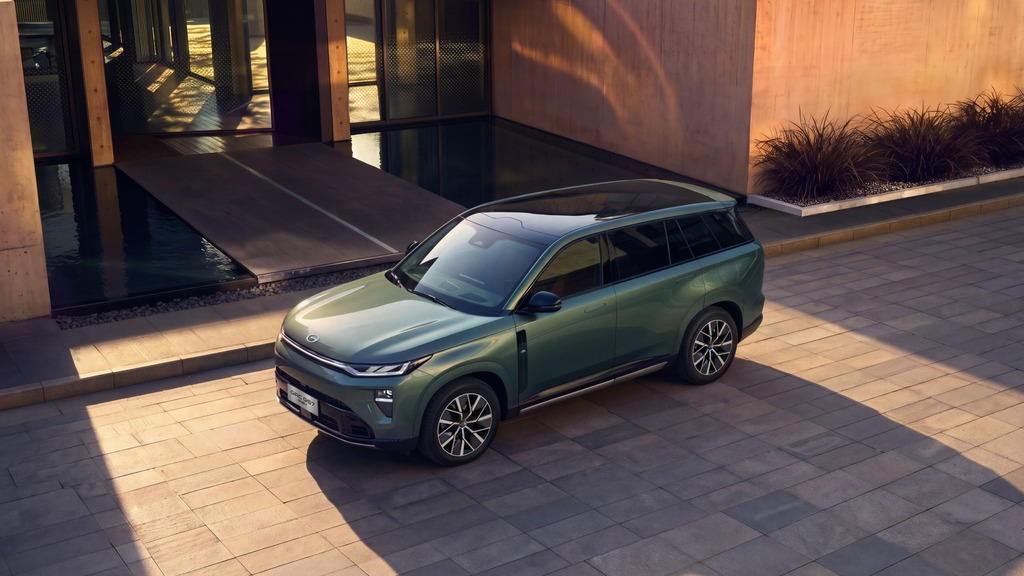 AION UT Cross and GS7 introduced at 2026 Paris Motor Show ahead of UK arrival