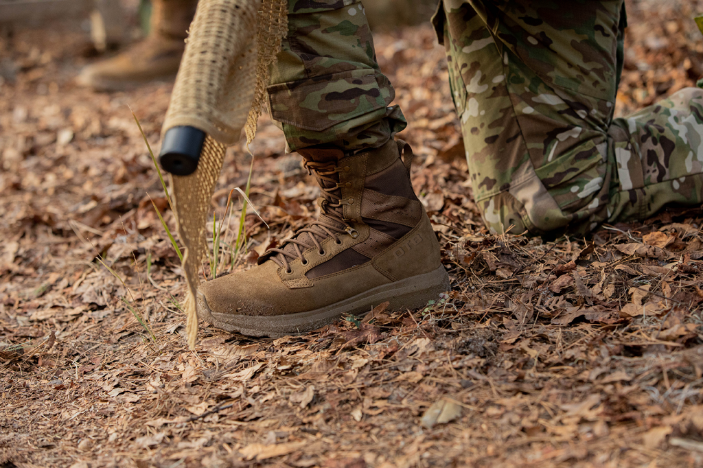 OTB BOOTS M-CARBON 6