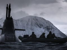 ROYAL MARINES HITCH A SUBMARINE RIDE ROYAL MARINES HITCH A SUBMARINE RIDE