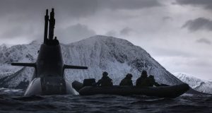 ROYAL MARINES HITCH A SUBMARINE RIDE ROYAL MARINES HITCH A SUBMARINE RIDE