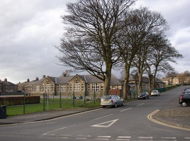 guiseley primary school on oxford road
