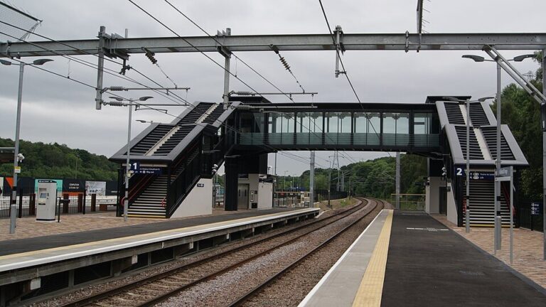 kirkstall forge railway station