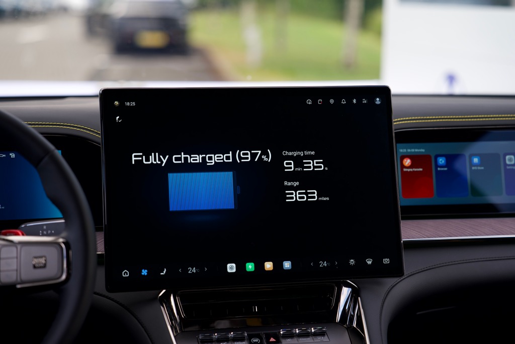 Ready in 5, Full in 9, Cold Add 3: FLASH Charging makes its UK debut