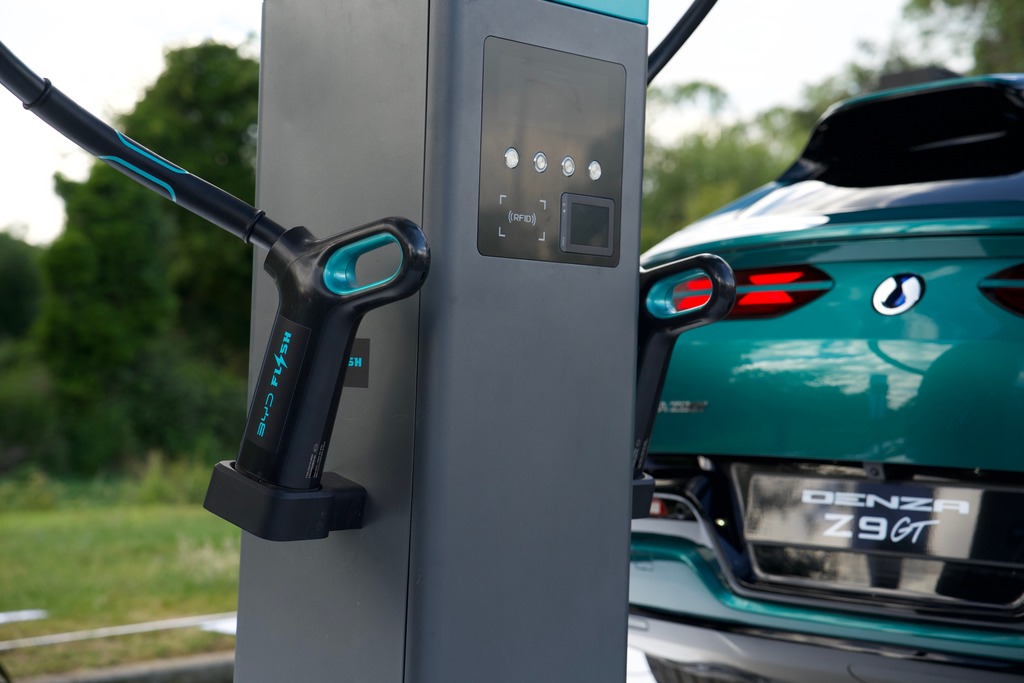 Ready in 5, Full in 9, Cold Add 3: FLASH Charging makes its UK debut