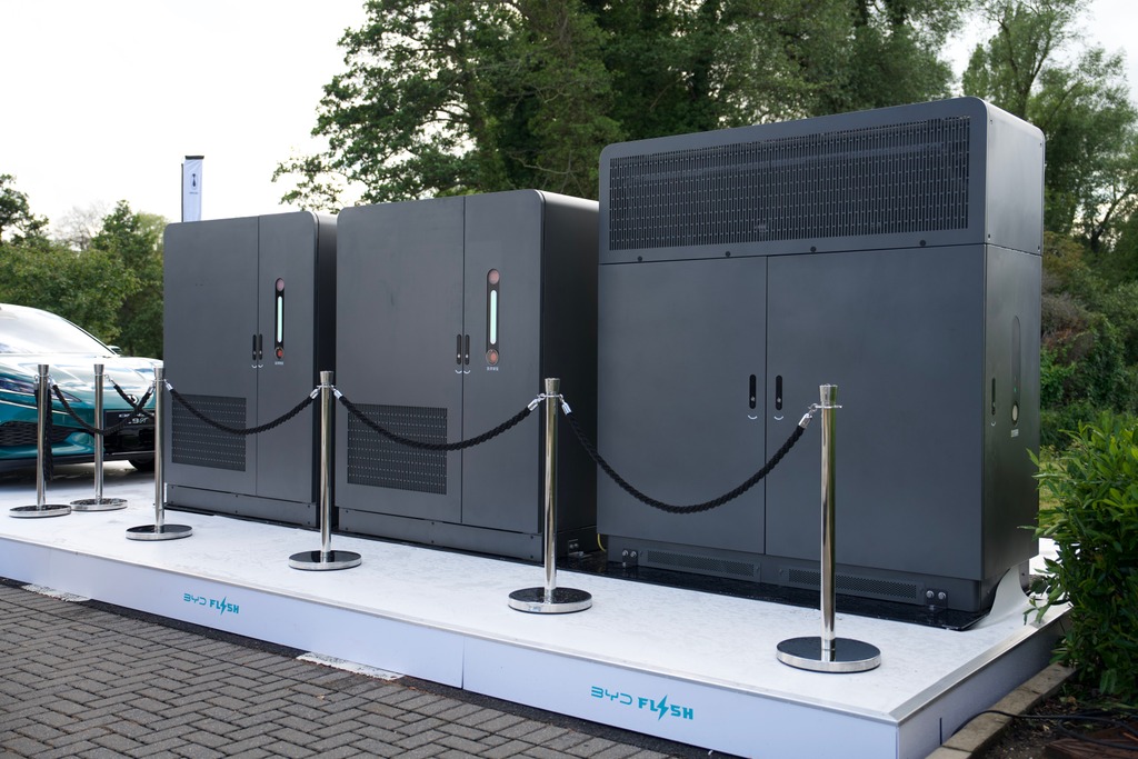 Ready in 5, Full in 9, Cold Add 3: FLASH Charging makes its UK debut