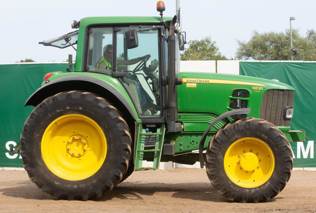 Auction report 6pot John Deere highlights from big tractor sale