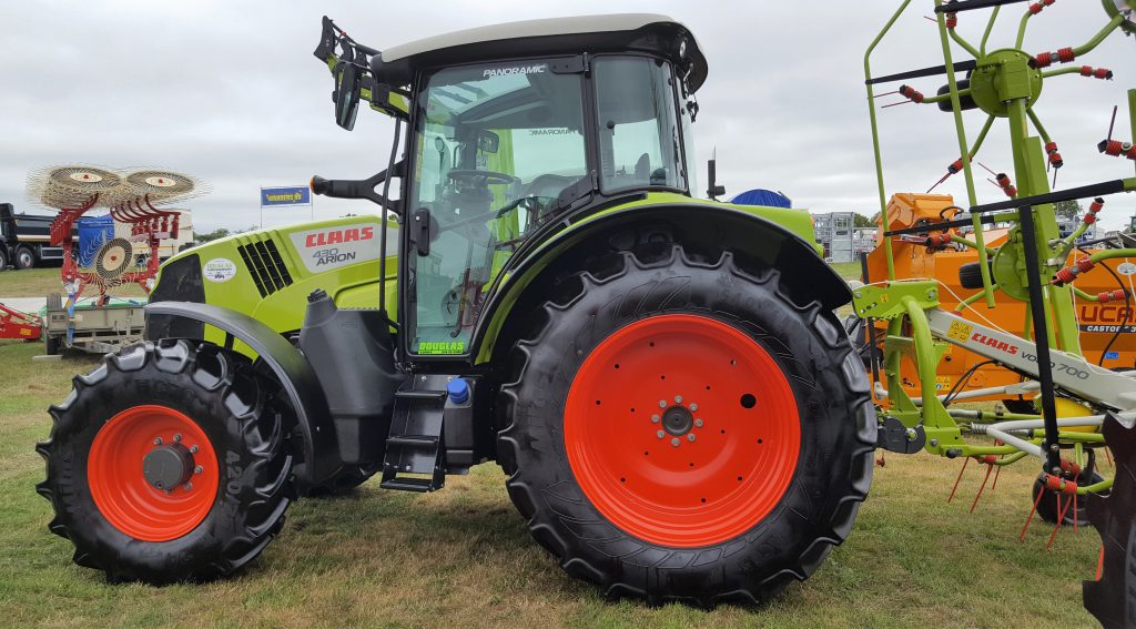 New tractor sales decline across Europe, but there’s a twist Agriland