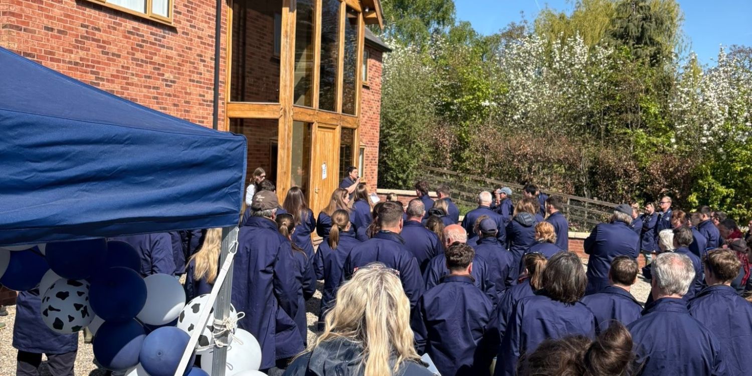 9daf6404 62ca 4c45 9d9a 4dfc0026739d