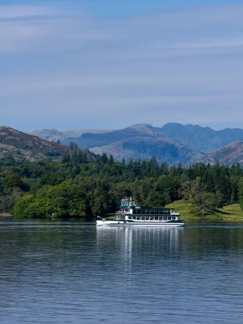 Yellow Cruise, Motor Museum & Aquarium