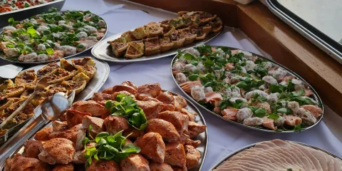 Caterers can provide a variety of buffet options