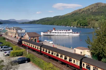 Easy access at Lakeside for steam train