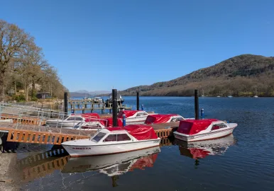 Self-drive boats at Lakeside
