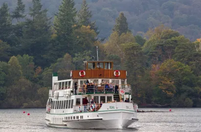 MV Teal approaches Bowness Pier