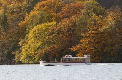 Traditional Launch Muriel II heads home