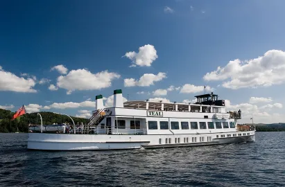 Travelling south on the Red Cruise