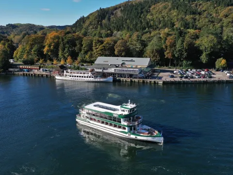 Swift departing Lakeside Pier