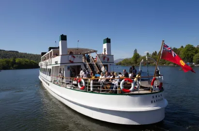 Swan departing Bowness Pier on Red Cruise