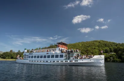A sunny day with busy outer viewing decks