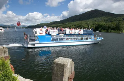 Connections to launch services at Lakeside Pier