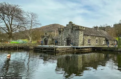 The victorian boathouses now house a delightful cafe