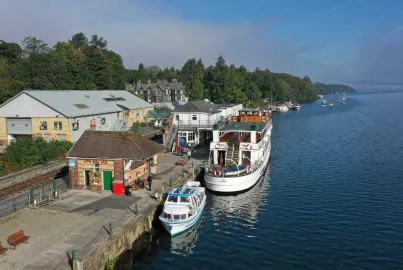 Venture and Teal at Lakeside