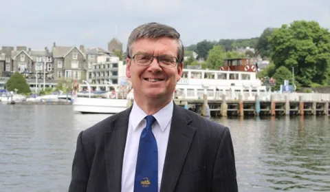 Nigel obe web news 01