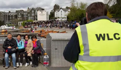 Summer job recruitment web news image 01