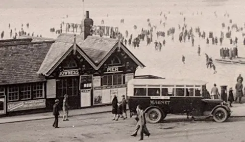 Frozen_windermere_banner_03_inline_optimised