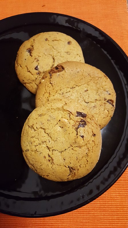 Goldilocks Peanut Butter & Chocolate Chip Cookies