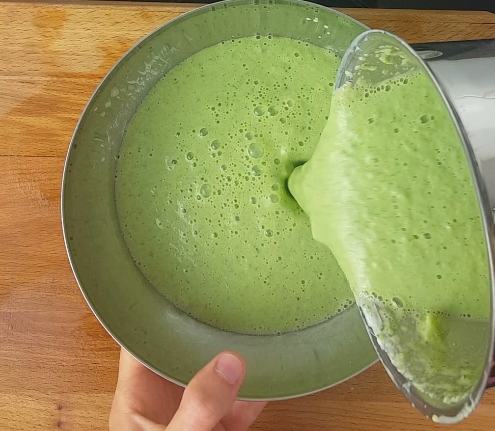 Cucumber soup process photo
