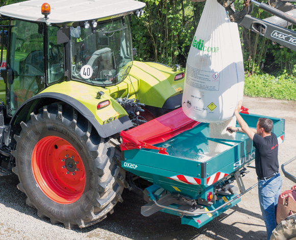 DX20 and DX20+ fertiliser spreader