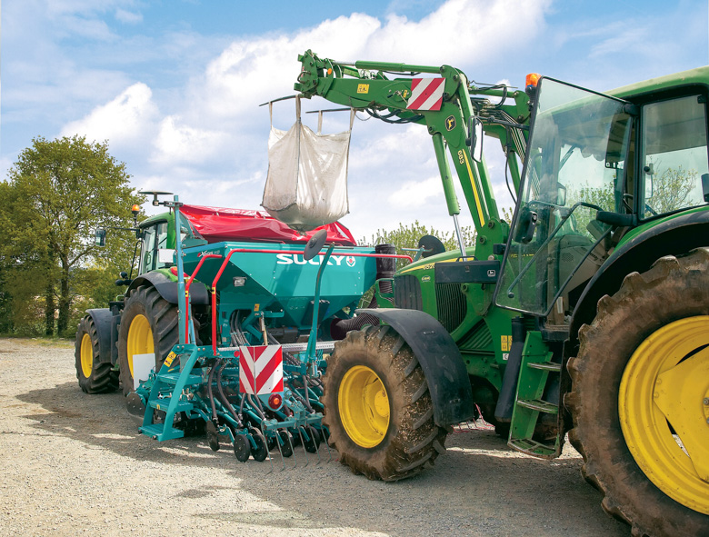 Xeos PRO pneumatic seed drill