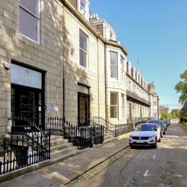 7 Queen's Gardens