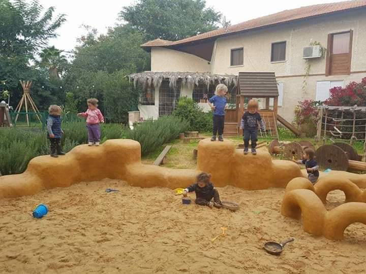 גן בריאה וניגון, טל שחר