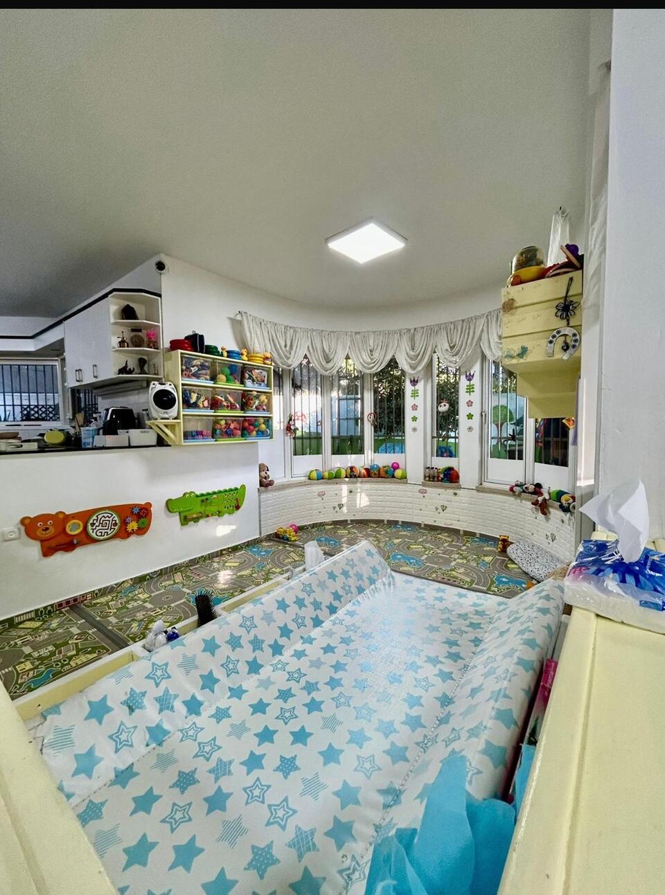 גן הגן האדום, אנצו סירני 2, כפר סבא