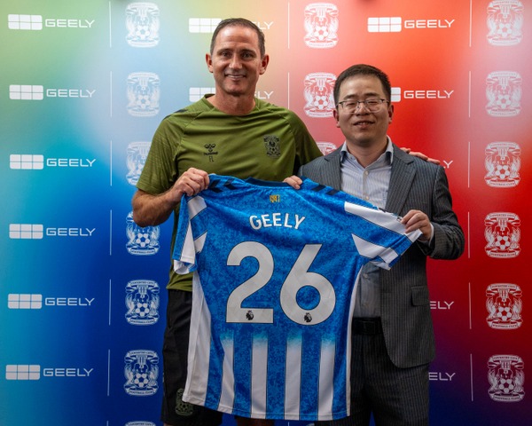 Michael Yang, MD of Geely Auto, UK with Frank Lampard, manager of Coventry City FC
