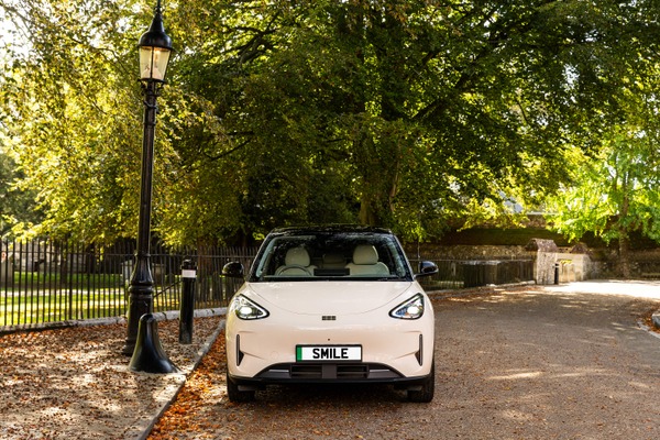 Geely Auto UK Celebrates World Smile Day with Record September and the Geely EX2’s Signature Smile