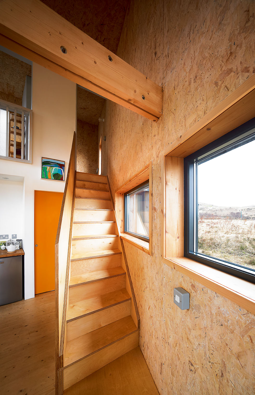 mid-eco-house-staircase